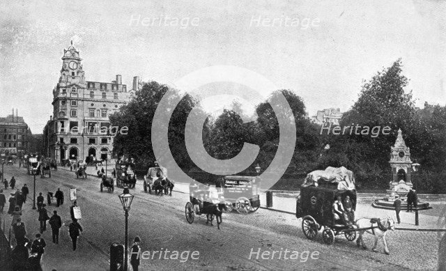 Finsbury Pavement and Square, London, early 20th century. Artist: Unknown