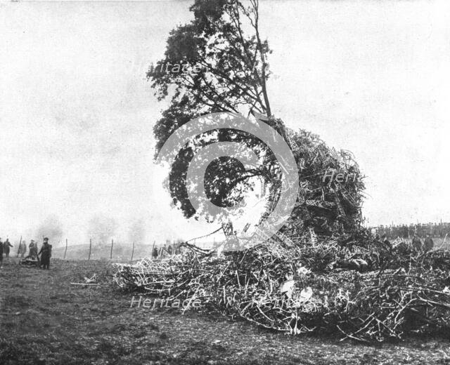 'Les epaves de l'air; Les restes du zeppelin L-31 detruit par le canon, en Angleterre, dans la nuit  Creator: Unknown.