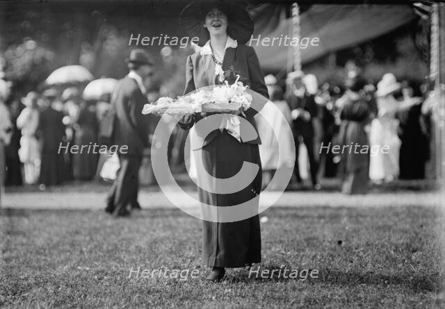 Friendship Charity Fete - Gladys Hinckley, 1913. Creator: Harris & Ewing.