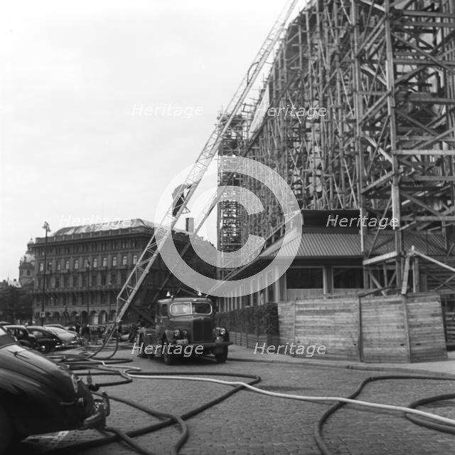 Fire at the Grand Hotel, Stockholm, Sweden, 1951.
 Creator: Unknown.