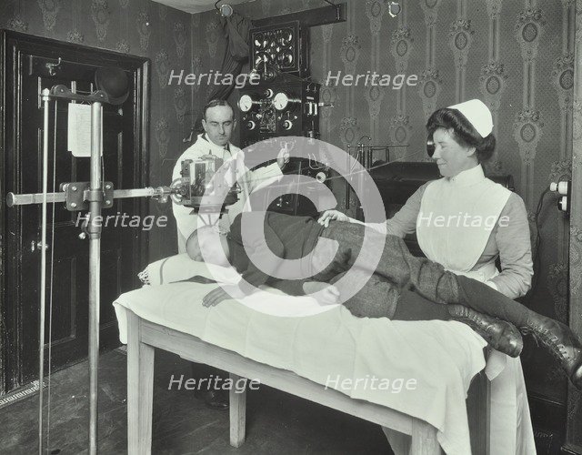 X-ray room for ring worm, Woolwich School Treatment Centre, London, 1914. Artist: Unknown.