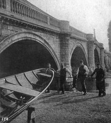 Richmond Bridge, London, early 20th century. Artist: Unknown