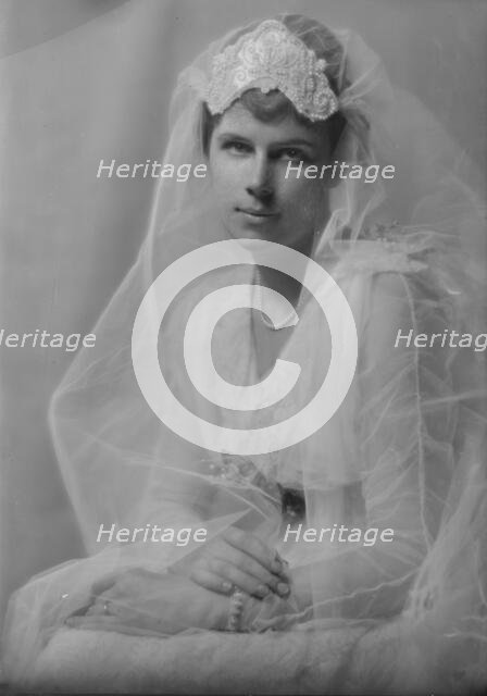 Doster, Alexis, Mrs., portrait photograph, 1917 Oct. 13. Creator: Arnold Genthe.