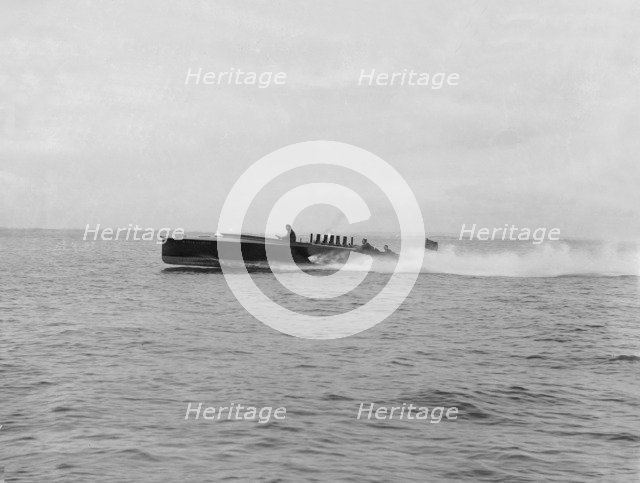 The hydroplane 'Maple Leaf IV', 1914. Creator: Kirk & Sons of Cowes.