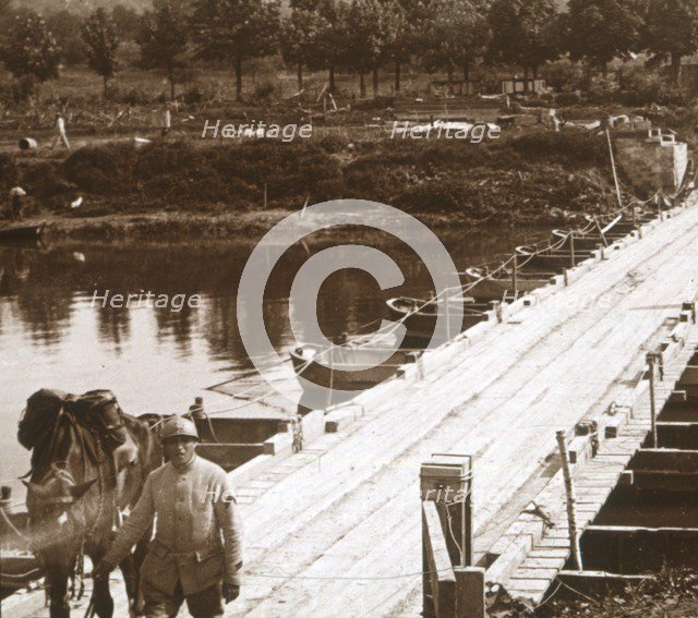 Pontoon bridge over the River Aisne at Venizel, Aisne, France, c1914-c1918. Artist: Unknown.