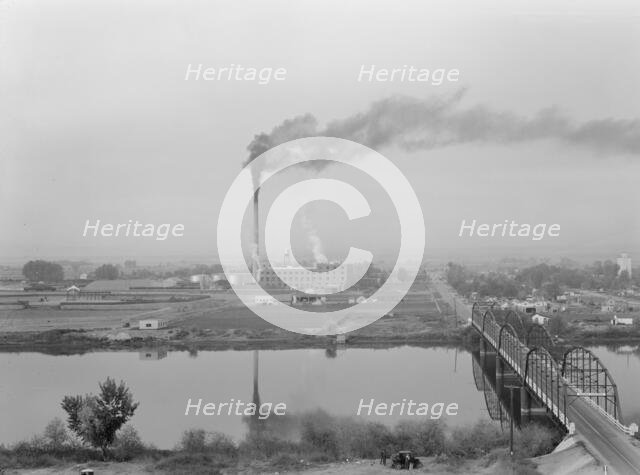Sugar beet factory (Amalgamated Sugar Company) along..., Nyssa, Malheur County, Oregon, 1939. Creator: Dorothea Lange.