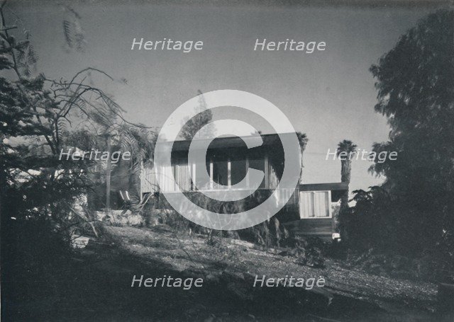 'House at Los Angeles by Richard J Neutra. - Patio and garden view', 1942. Artist: Unknown.