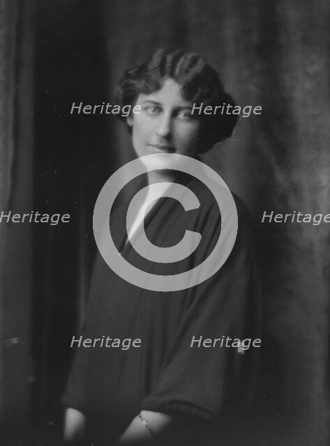Milholland, Inez (Mrs. Eugene Boissevain), portrait photograph, 1914. Creator: Arnold Genthe.