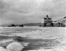 Second Cliff House (1896-1907) Hotel, San Francisco, 1902. Creator: Robert Augustus Henry L'Estrange.