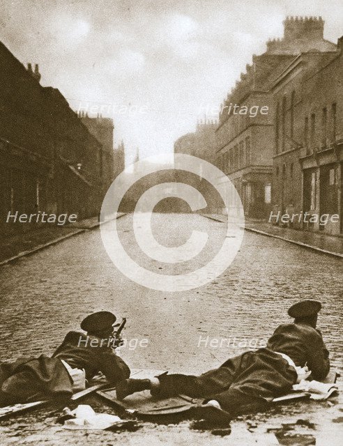 Scots Guards keeping guard on Sydney Street, London, 1911. Artist: Unknown