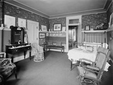 Residence of Mrs. H.C. Parke, bed room, Detroit, Mich., between 1900 and 1905. Creator: Unknown.