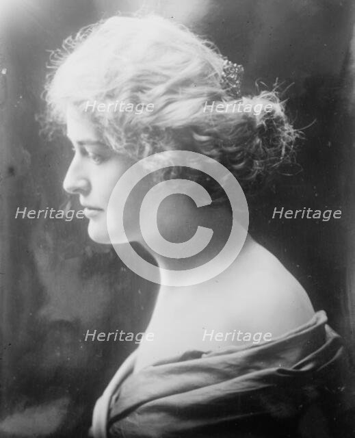 Hazell M. Cox, White, N.Y., 1910. Creator: Bain News Service.