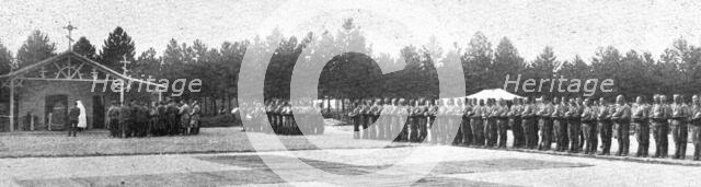 'Les russes en France; La messe au camp russe', 1916. Creator: Unknown.