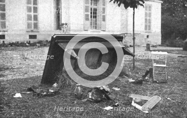''Nos Chateaux au Pillage; Quelques aspects du Chateau du Gue a Tresmes, pres de Congis', 1914. Creator: Unknown.