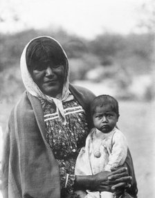 Chemehuevi mother and child, c1907. Creator: Edward Sheriff Curtis.