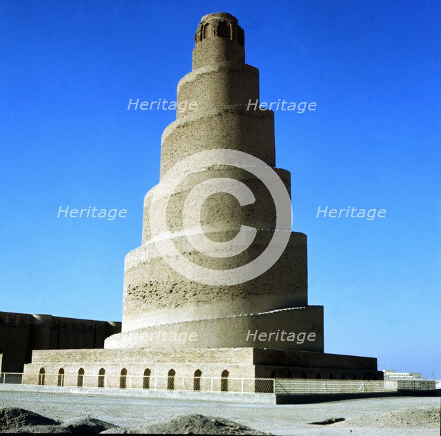 Spiral minaret called El-Malwya (50m high), belonging to the Friday Mosque of Samarra in Iraq.