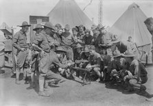 Lewis machine gun crew, Camp Mills, 10 Jul 1917. Creator: Bain News Service.