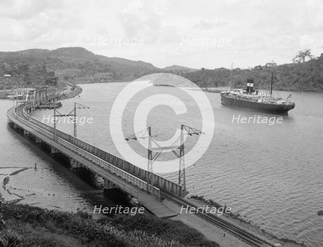 Steamship passing Chagres River crossing, between 1904 and 1920. Creator: Unknown.