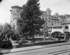 Hotel Green, west building, Pasadena, Calif., between 1900 and 1920. Creator: Unknown.
