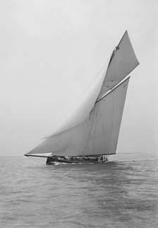 The gaff rigged cutter 'Bloodhound' sailing close-hauled, 1914. Creator: Kirk & Sons of Cowes.
