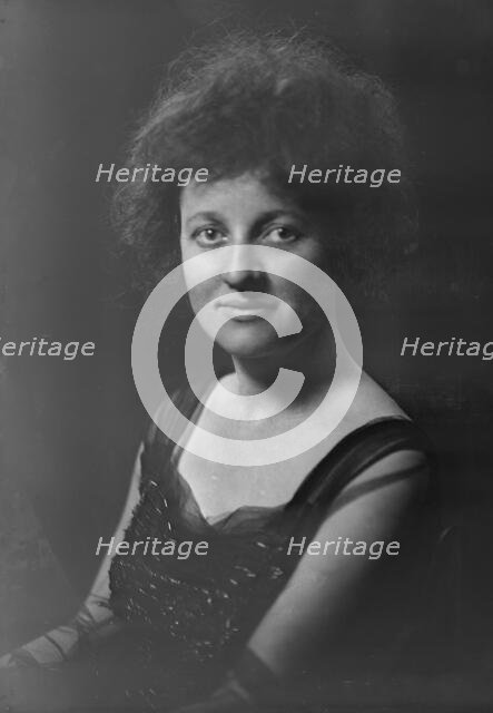 Miss Beatty, portrait photograph, 1918 Oct. Creator: Arnold Genthe.