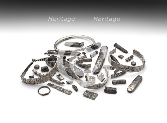 Arm ring, 910. Artist: Unknown.