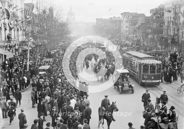 Woman Suffrage - Hikers Arriving from New York, 1913. Creator: Harris & Ewing.