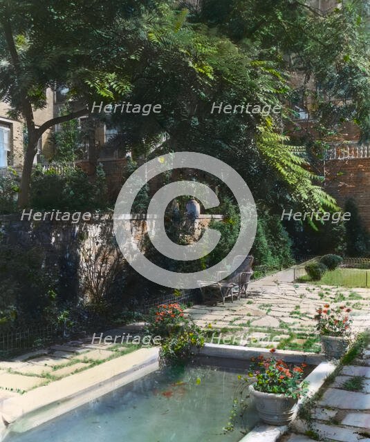 "Jones Wood" townhouses, East 65th and East 66th Streets between Lexington and...New York, 1921. Creator: Frances Benjamin Johnston.