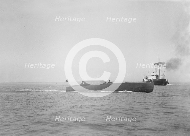Camper and Nicholson's motor yacht launch. Creator: Kirk & Sons of Cowes.