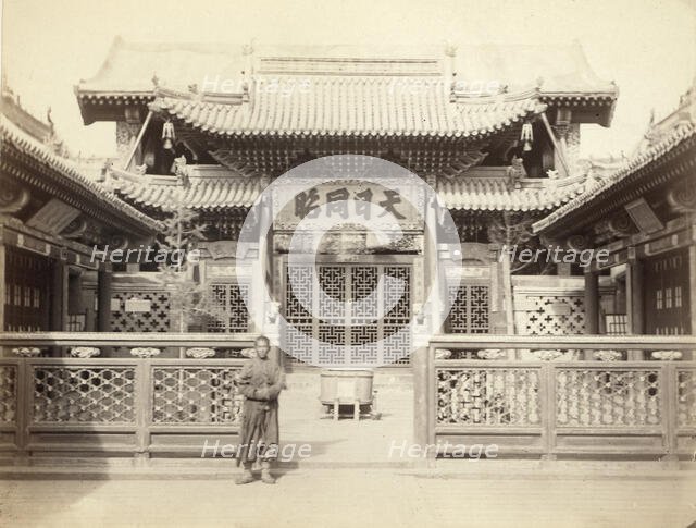 Chinese temple in Miamachin ie, Maimachin, between 1885 and 1886. Creator: Unknown.