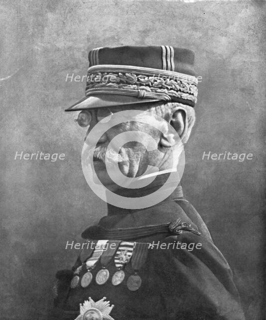 ''"Jusqu'au Bout"; Le General Gallieni, Gouverneur de Paris, le 2 Septembre 1914', 1914. Creator: Unknown.