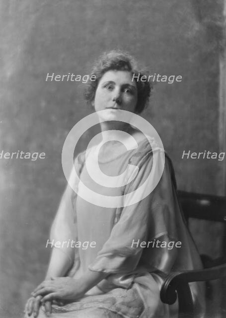 Miss Lucy Feagin, portrait photograph, 1919 May 20. Creator: Arnold Genthe.