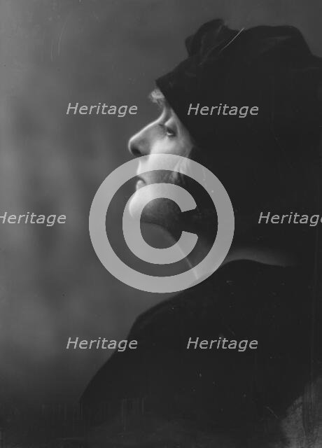 Warfield, Irene, Miss, portrait photograph, 1917. Creator: Arnold Genthe.