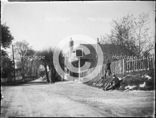 Russell Arms, Chalkshire Road, Butler's Cross, Ellesborough, Wycombe, Buckinghamshire, 1910. Creator: Katherine Jean Macfee.