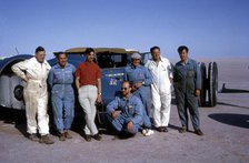 Bluebird CN7 support crew, Ken Norris (3rd from left), Leo Villa (3rd from right), Lake Eyre 1964. Creator: Unknown.
