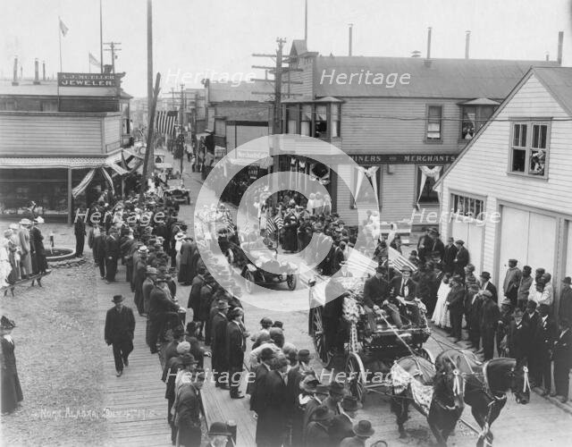 July 4th parade, 1915. Creator: Unknown.