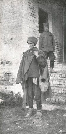 'Les Exiles; Un soldat serbe devenu un vivant squelette: des milliers de ses camarade..., 1916 (1924 Creator: Unknown.