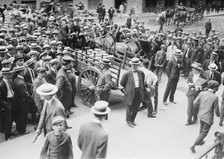 Loading gold for shipment abroad, between c1910 and c1915. Creator: Bain News Service.