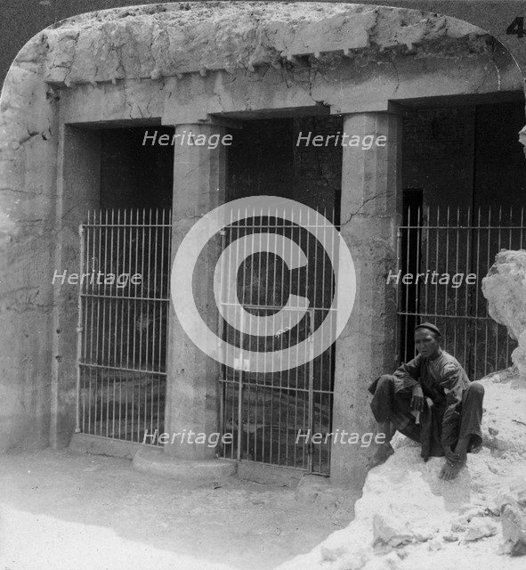 'The tomb of a feudal lord at Beni Hasan, built about 1900BC, Egypt', 1905.Artist: Underwood & Underwood