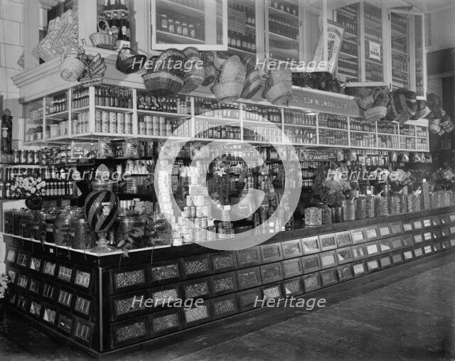 Edw. Neumann, Broadway Market, Detroit, Mich., between 1905 and 1915. Creator: Unknown.