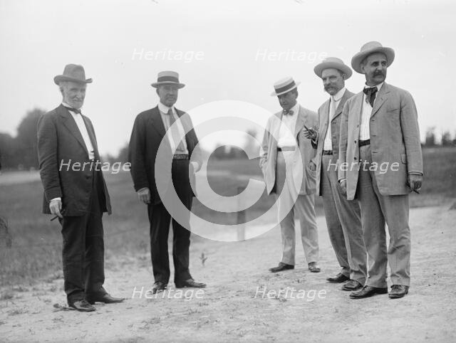 Wright Brothers Flight, 1909. Creator: Harris & Ewing.