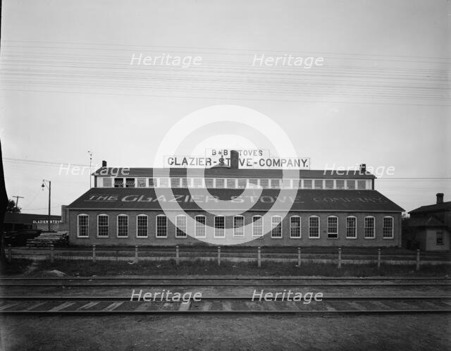 Glazier Stove Company, the foundry, Chelsea, Mich., between 1900 and 1910. Creator: William H. Jackson.