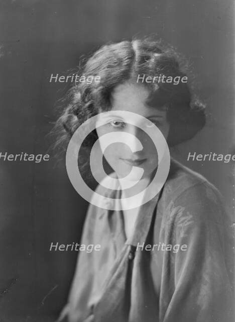 Campbell, Dorothy, Miss, portrait photograph, 1918 Dec. 23. Creator: Arnold Genthe.