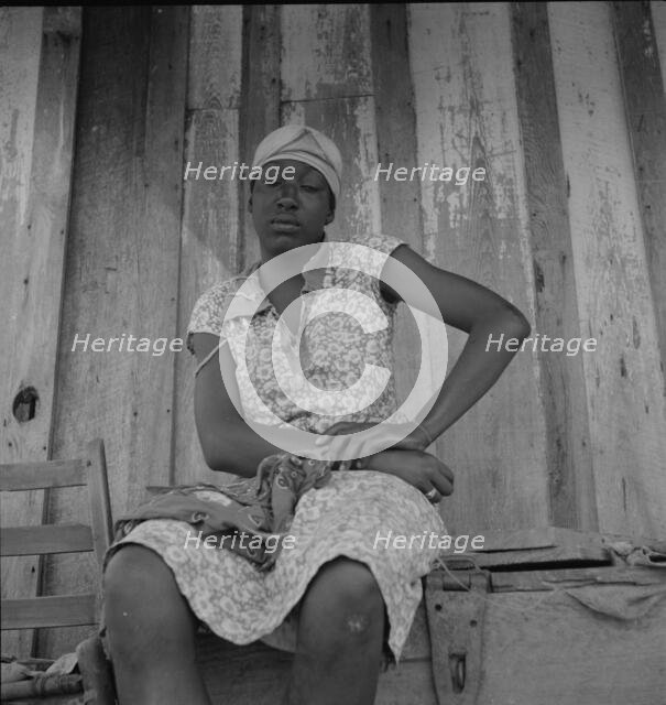 Wife of Mississippi sharecropper, 1937. Creator: Dorothea Lange.