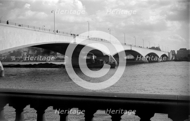 Waterloo Bridge soon after its completion in 1942, (c1945-c1965). Artist: SW Rawlings