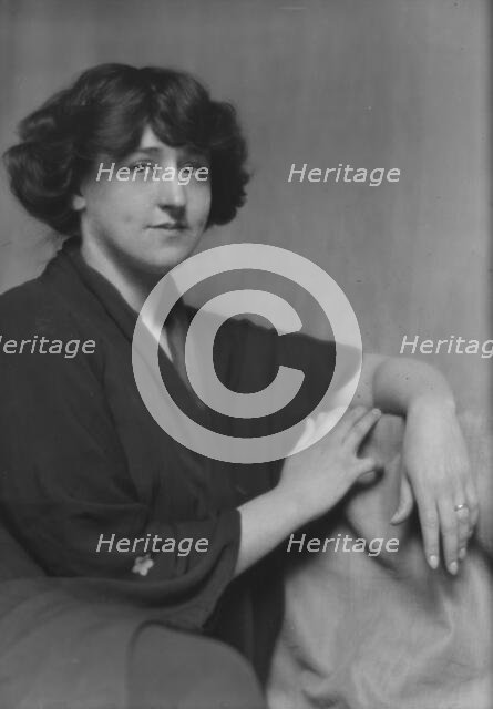 Jeffreys, Miss (Mrs. Schultz), portrait photograph, 1914 Mar. 27. Creator: Arnold Genthe.