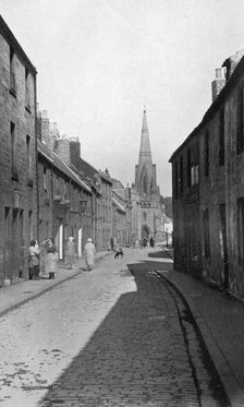 An old street near Wallace Green, Berwick-upon-Tweed, Northumberland, 1924-1926. Artist: AR Edwards