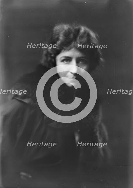 Mrs. K.L. Spaeth, portrait photograph, 1919 Oct. 2. Creator: Arnold Genthe.