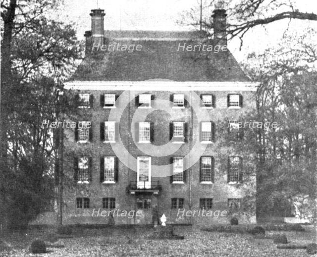 ''Le Kaiser en Fuite; Une aile du chateau d'Amerongen, refuge de ex-kaiser', 1918. Creator: Unknown.