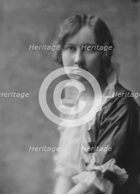 Adams, Cornelia B., Miss, portrait photograph, 1914. Creator: Arnold Genthe.